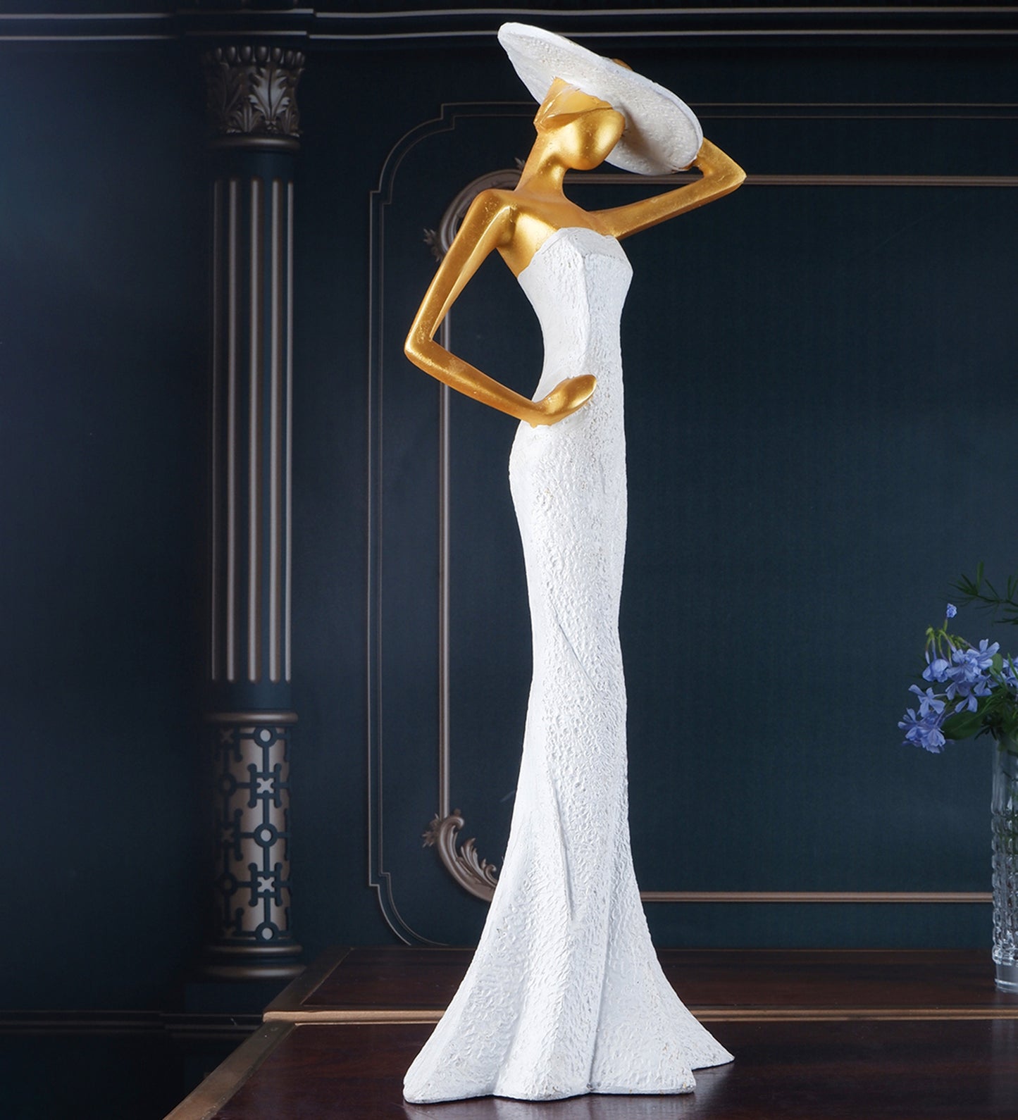 The white ink décor premium Art Figurine