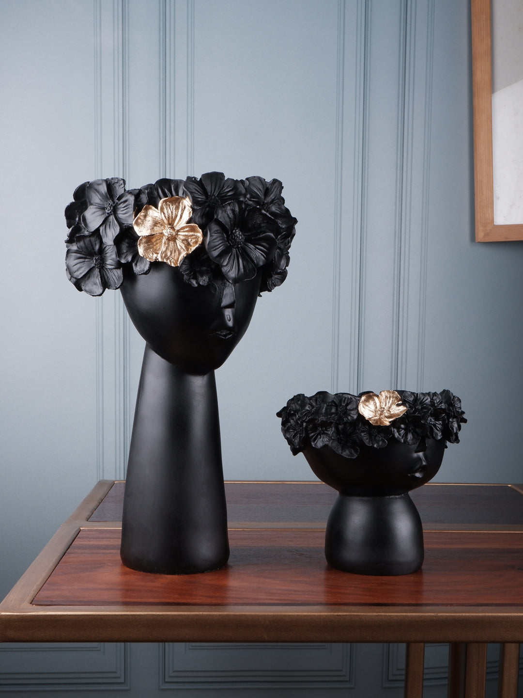 The white ink décor premium décor vase Black set of two