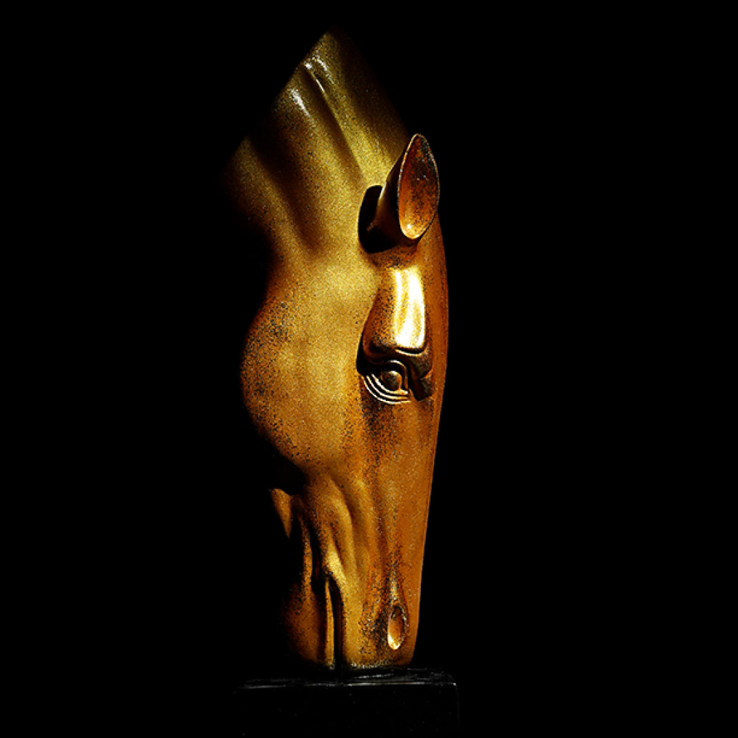 Gold Horse Head Figurine – Modern Decor Showpiece