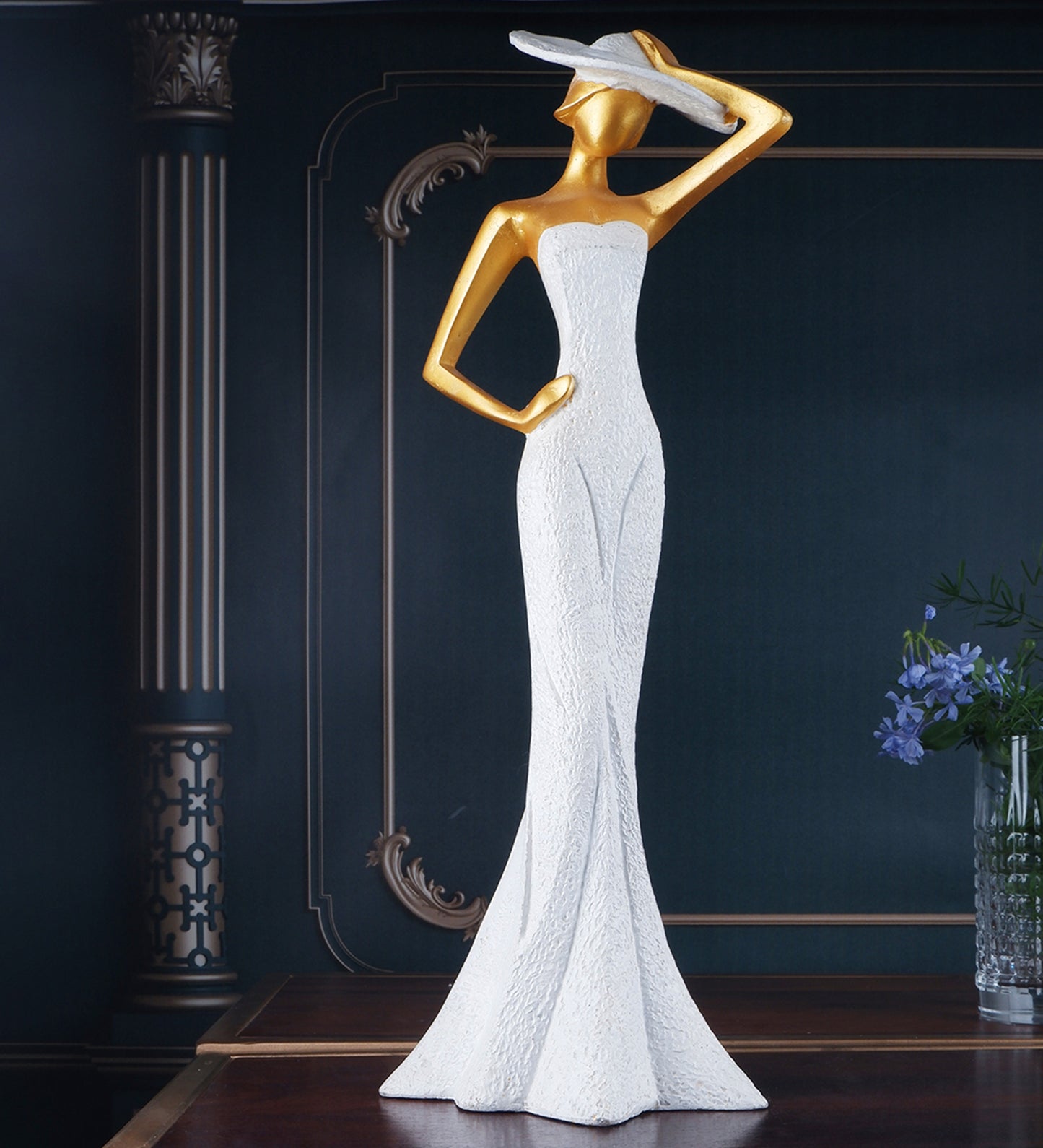 The white ink décor premium Art Figurine