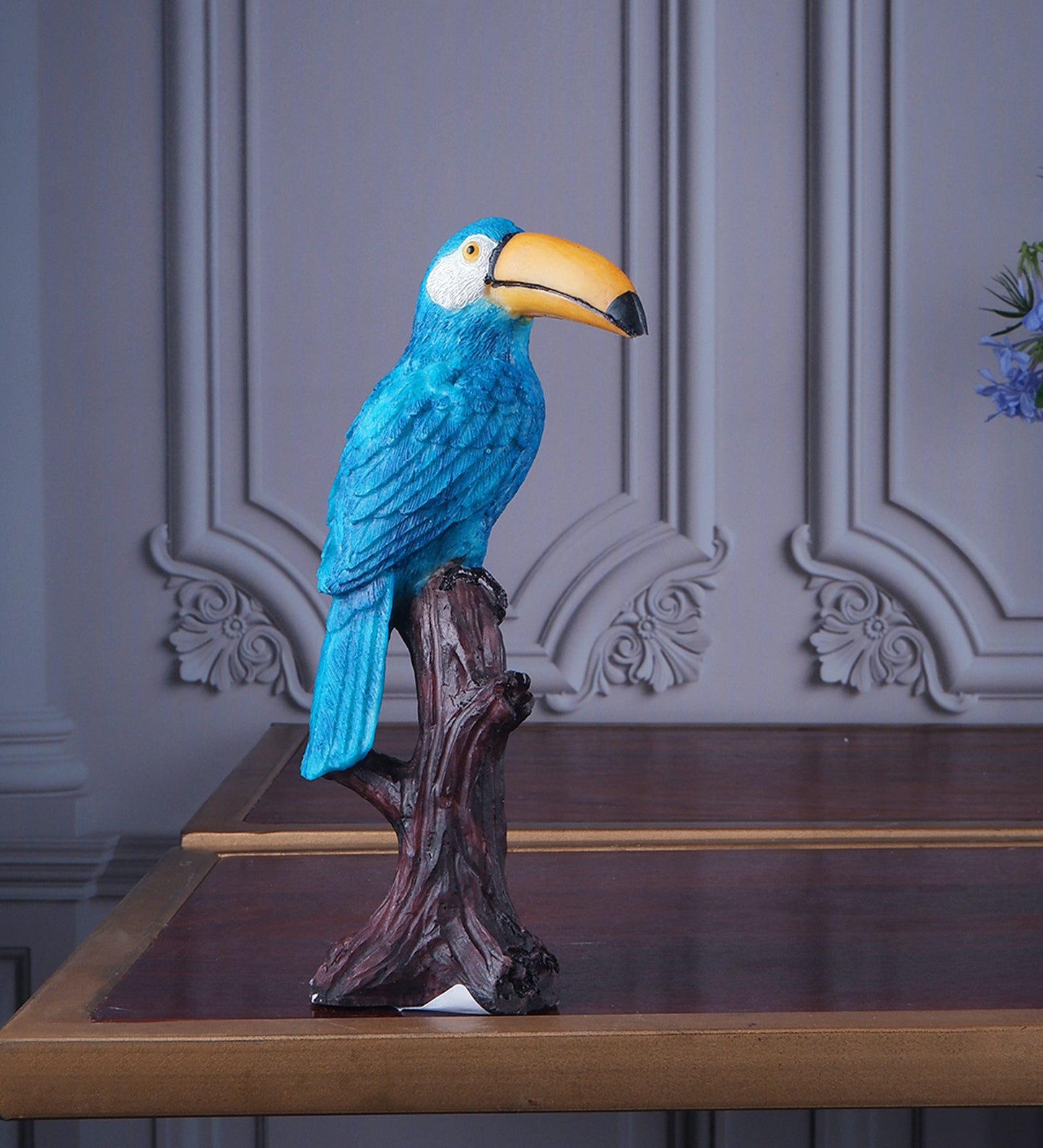 The white ink décor premium Bird Figurine
